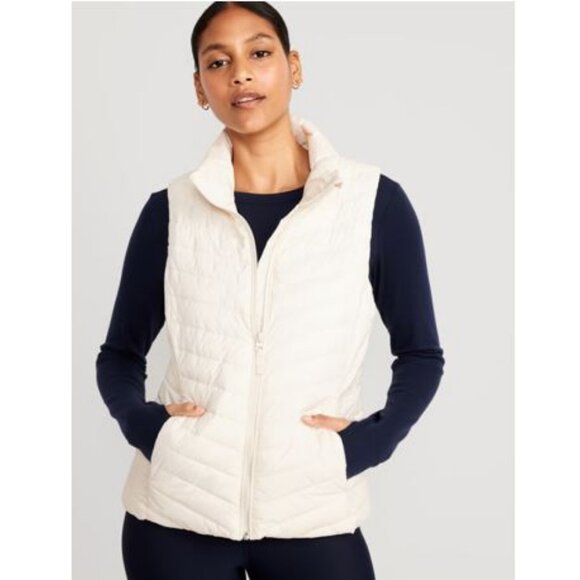 GAP Jackets & Blazers - GAP Snow White Puffer Vest